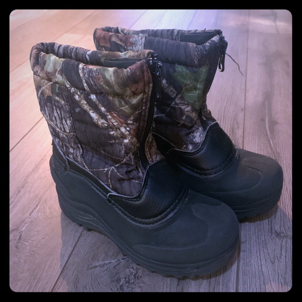 Boys winter camo boots